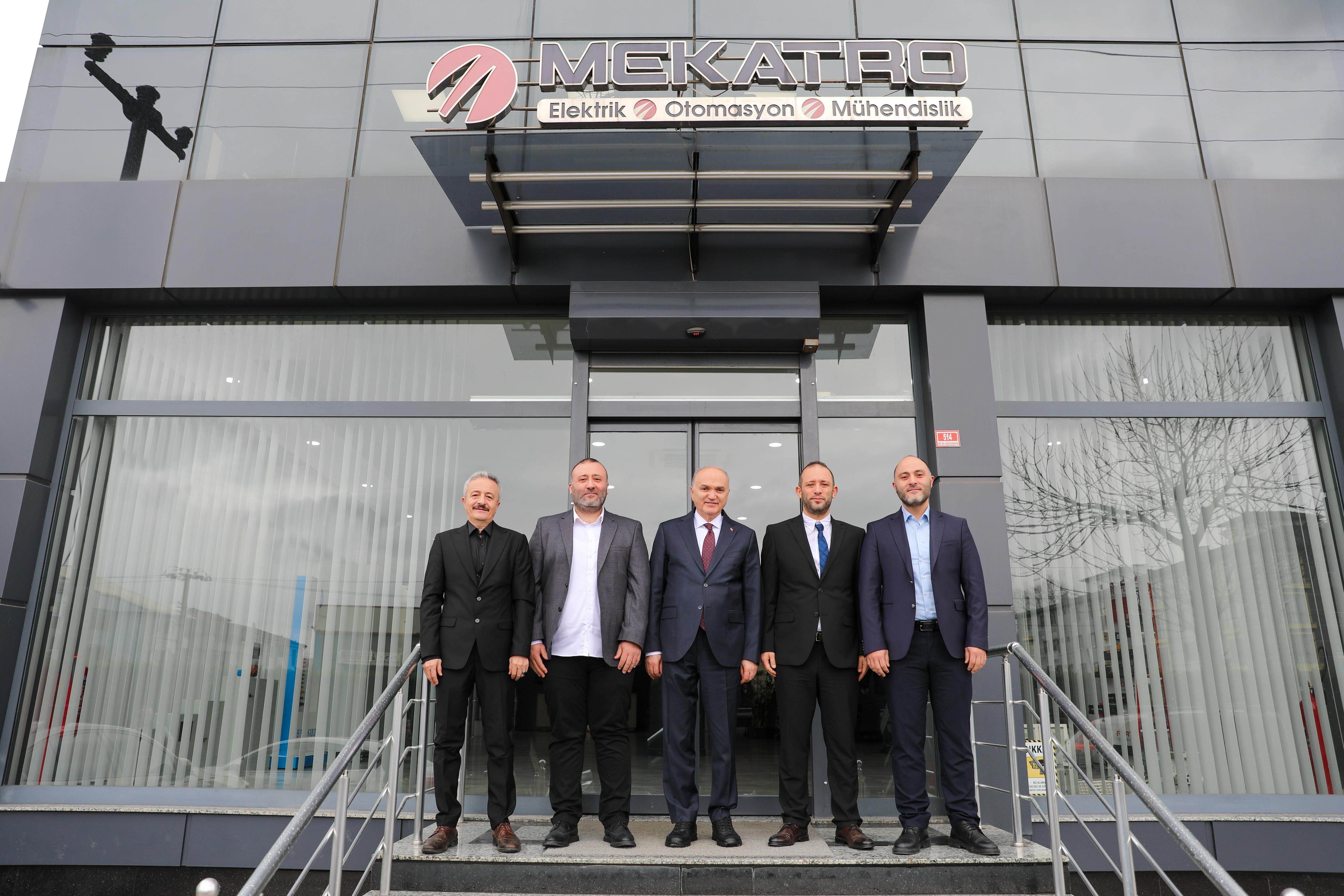 Sayın Dr. Faruk Özlü’ den Mekatro Mühendislik A.Ş.’ye Ziyaret